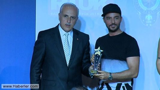 Demet Akalın'ın Firikik Mücadelesi;Törene Damgasını Vurdu! - 15. fotoğraf