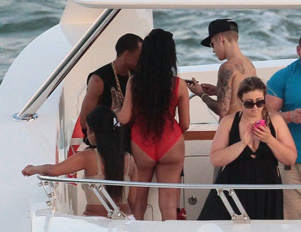 Justin Bieber Selena'yı  Çok Kızdıracak !! - 4. fotoğraf