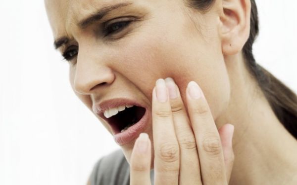 BUNU YAPMAK DİŞ AĞRISINI HEMEN KESİYOR! KİMSENİN BU MUCİZEDEN HABERİ YOK! - 1. fotoğraf