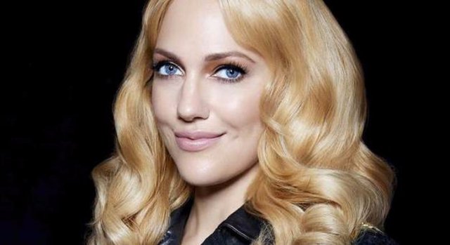 Günün bomba haberi...Meryem Uzerli evleniyor!