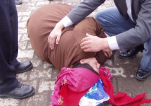 Güzel Sunucu Zahide Yetiş Reyting İçin Dilenci Oldu!