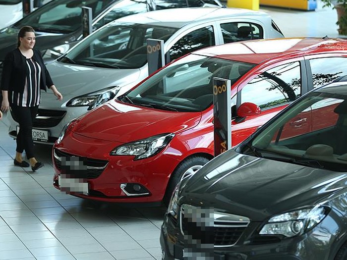 Otomobilde kırmızı ve maviye talep artıyor