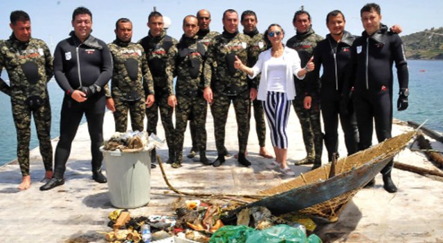 Özlem Tekin’le deniz dibi temizliği