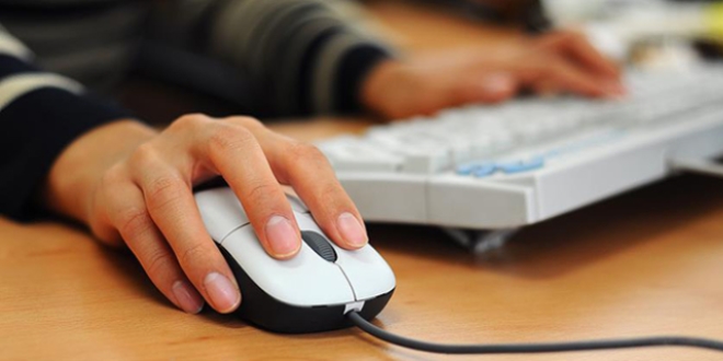AB den Facebook ve Twitter ile  nefret içeriği  anlaşması