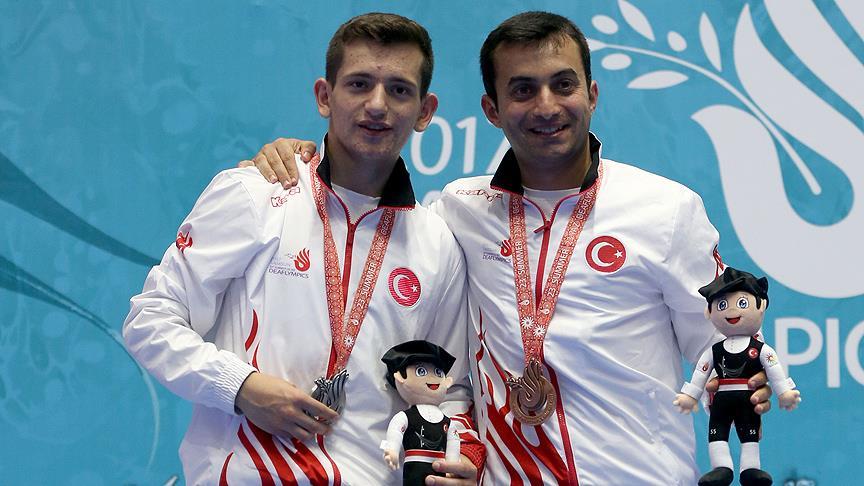 Milli kareteciler ülkeye madalya getiriyor
