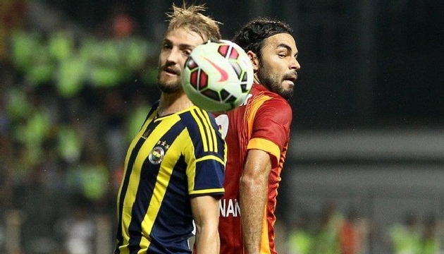 G.Saray derbinin 28 Nisan da oynanmasını istiyor!