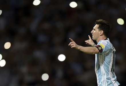 Messi Arjantin adına 50. golünü işte böyle attı!