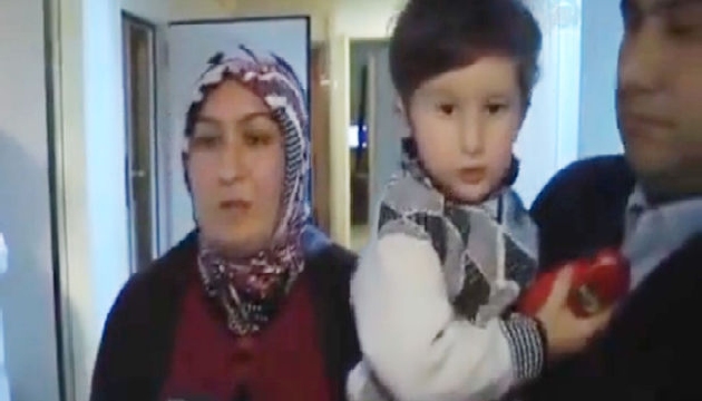 İlk kez 2 yaşında duydu, ilk kelimesi  Aba  oldu!