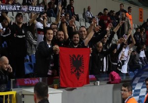 Beşiktaş lı oyuncuya şok hareket!