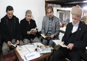 Kütüphaneden kahvehaneye  kitap  saati