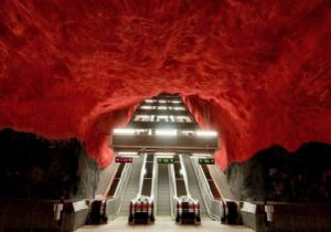 Sanat Galerisi mi, Metro İstasyonu mu? Her İkisi de...