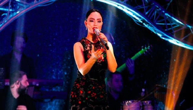 Ebru Gündeş İbrahim Tatlıses i böyle övdü!