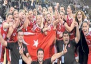 12 Dev Kadın 
