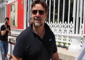 Cem Yılmaz, Necati Şaşmaz, Kıvanç Tatlıtuğ, Kenan İmirzalioğlu, Meryem Uzerli... Russel Crowe un Zengin Türk Kadrosu!