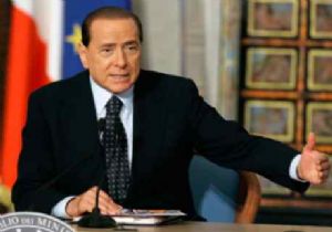 Berlusconi Yine Yaptı Yapacağını: