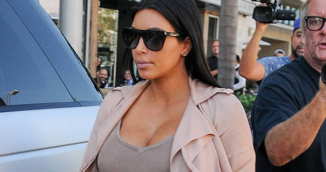Kardashian, Uçakta Hamilelik Testi Yaptı!