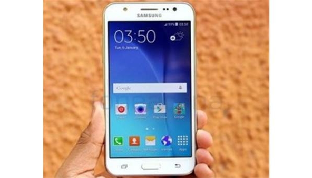 Samsung, Galaxy J serisi akıllı telefonları yeniledi!