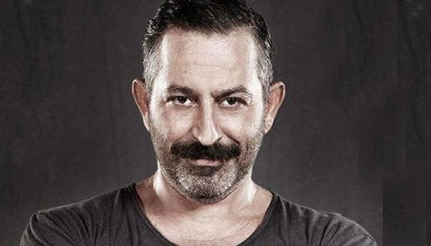 Cem Yılmaz dan okuluna 350 bin liralık katkı!