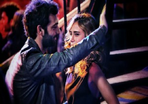 Poyraz Karayel’den 14 Şubat a Özel Klip!