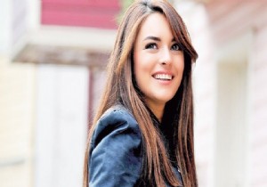 Ezgi Mola nın acı gününde Tolga Çevik destek oldu!