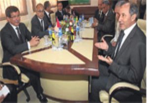 Libyalı Muhaliflere 300 Milyon Dolar 