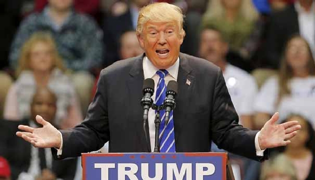 Trump başörtülü kadını dışarı attırdı