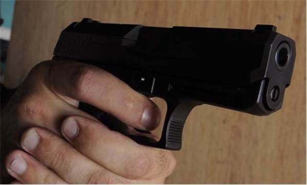 ABD polisi silahlı bir sivili öldürdü