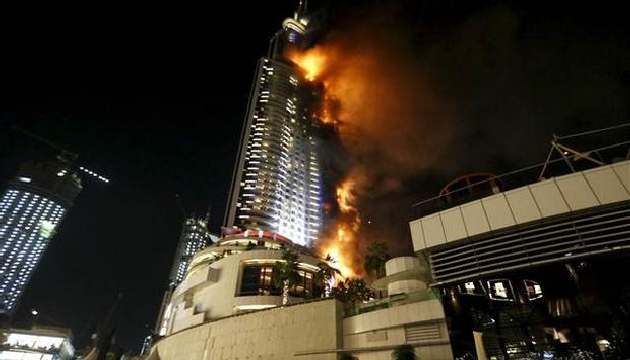 Dubai deki gökdelende yangın çıktı!