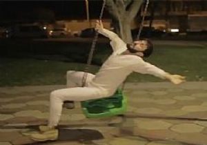 Miley Cyrus ı Böyle ti ye Aldılar!