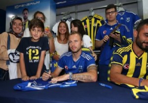 Michal Kadlec ve Selçuk Şahin yeni sezon formalarını imzaladı!