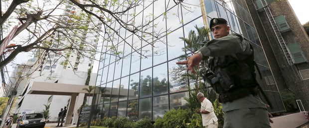 Panama skandalına polis baskını!