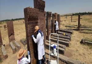 Selçuklu Mezarlığı nda  kadılara  özel bölüm!