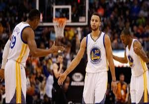 Warriors rekorunu geliştiriyor