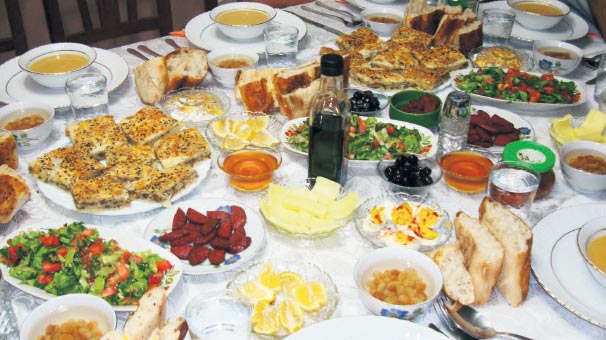Lokantada iftar 74 TL, ramazan kolisi 30 TL