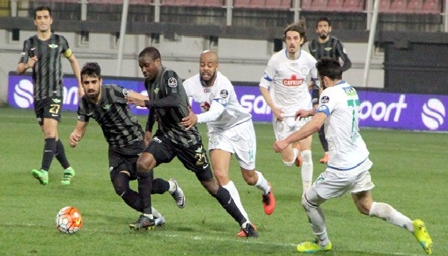 Akhisar Belediyespor 1-1 Çaykur Rizespor (maç özeti)