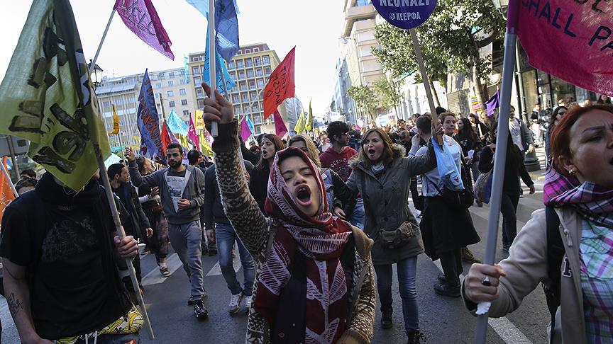 Yunanistan da sığınmacılara destek