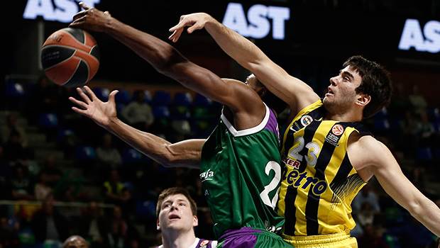 Fenerbahçe mağlubiyetle kapattı
