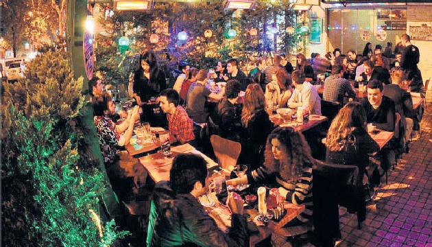 Türkiye’de ev dışı tüketim harcamaları 3 kat arttı!