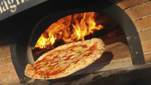 Nafakayı pizzayla ödeyecekler!