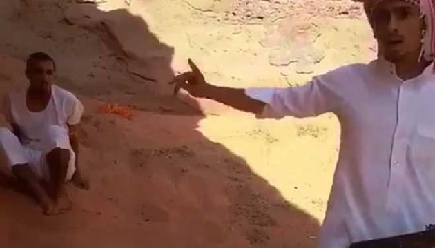 Amcasının oğlunu öldürüp kayda aldı!