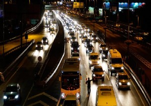 Otoyol ve köprülerde ücretsiz geçiş başladı!