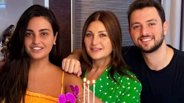 Sibel Can a sürpriz doğum günü kutlaması