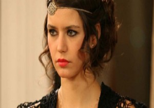  Kösem Sultan  Rolünü Beren Saat Kaptı!