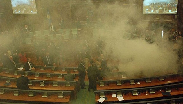 Mecliste gaz bombası paniği!