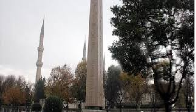 Dikilitaşlar turistlerin gözdesi