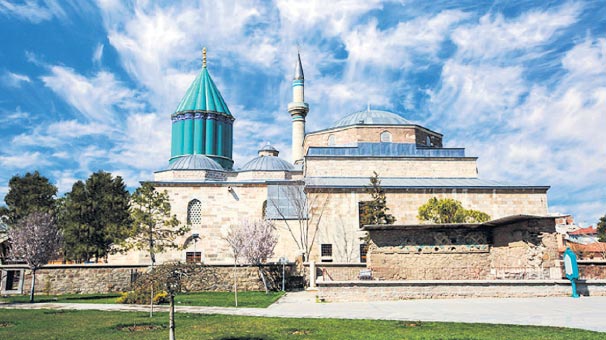 ‘Helal’ otelin yarısı Türkiye’de...