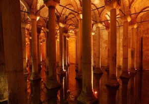 Yerebatan Sarnıcı na turistlerden büyük ilgi!