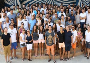 Acun dan ekibine tatil!