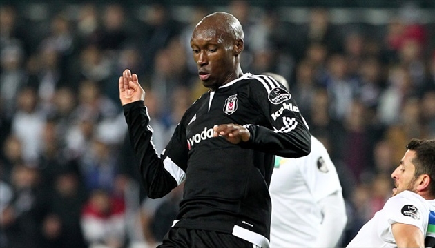 Yılın futbolcusu  Atiba Hutchinson  seçildi!