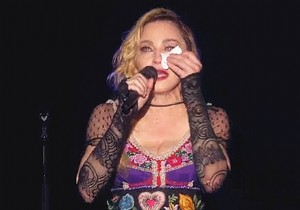 Paris, Madonna yı da gözyaşlarına boğdu!